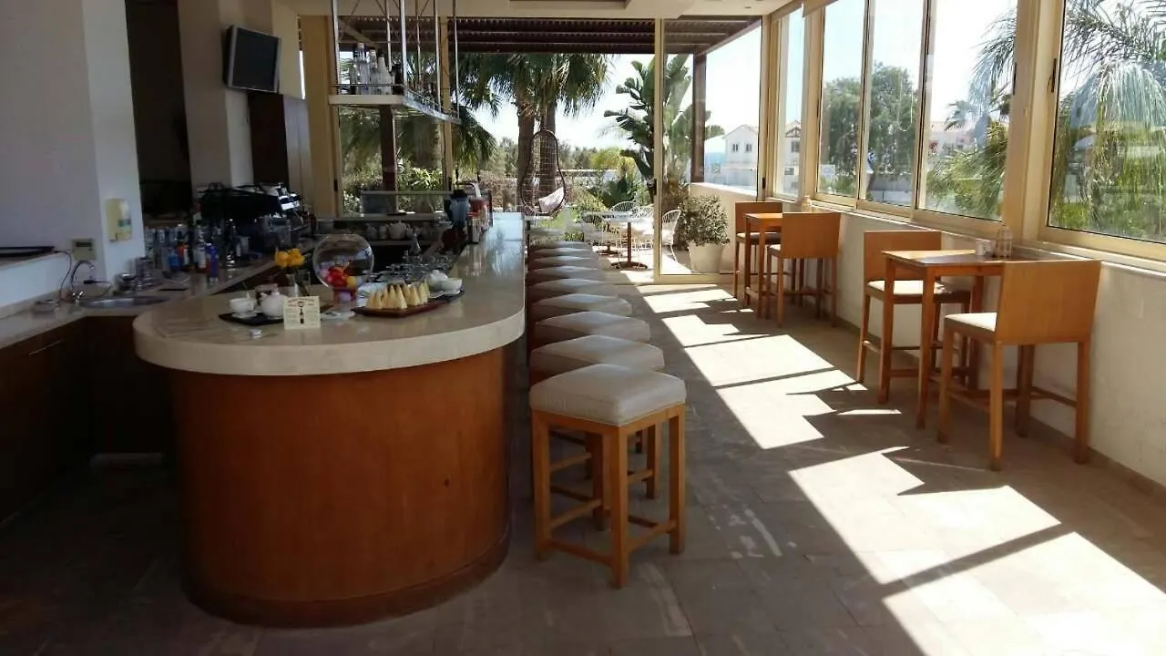 **** Hotel E-Hotel Larnaca Resort & Spa Perivolia Cipru