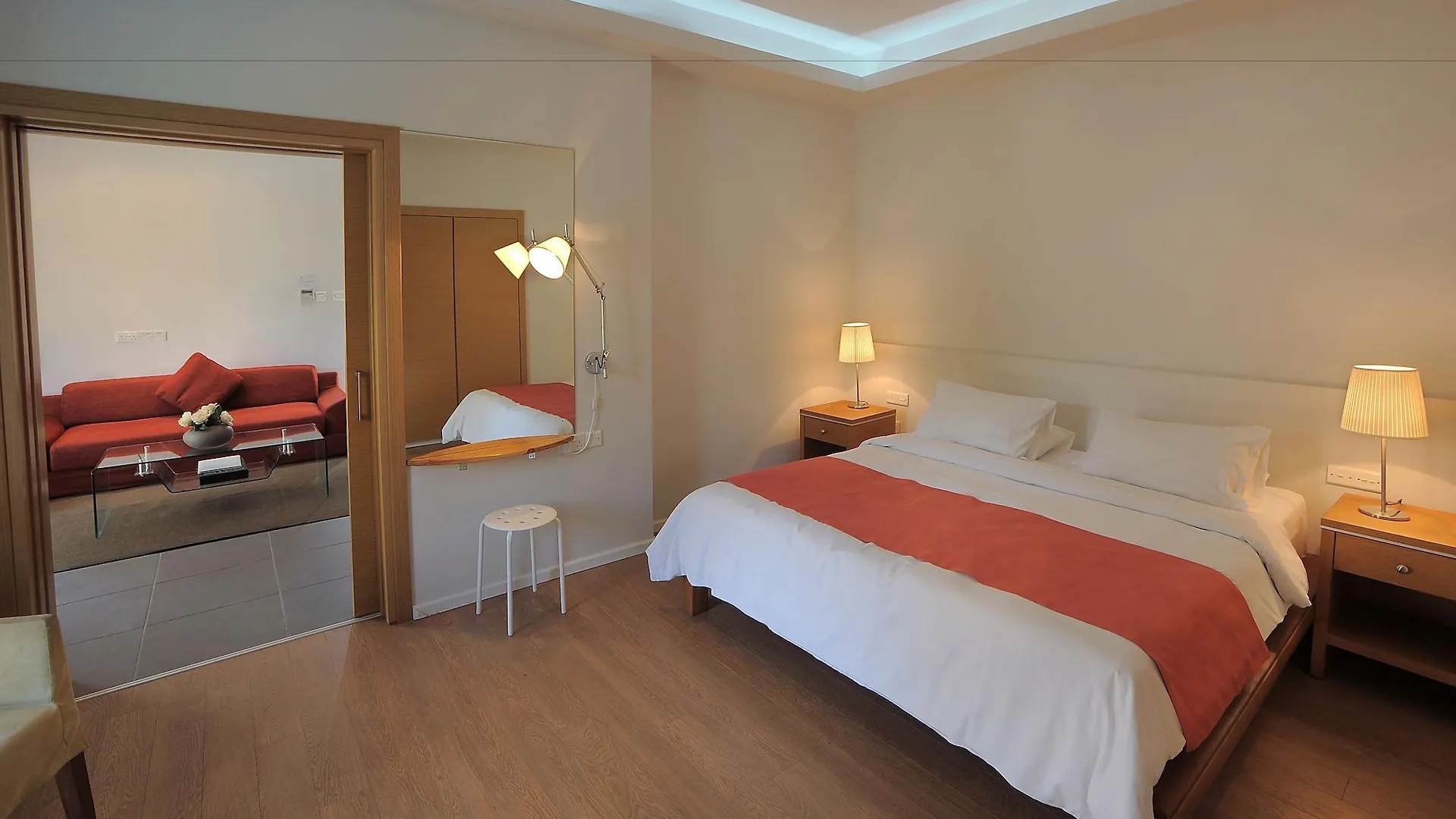 E-Hotel Larnaca Resort & Spa Perivolia Cipru