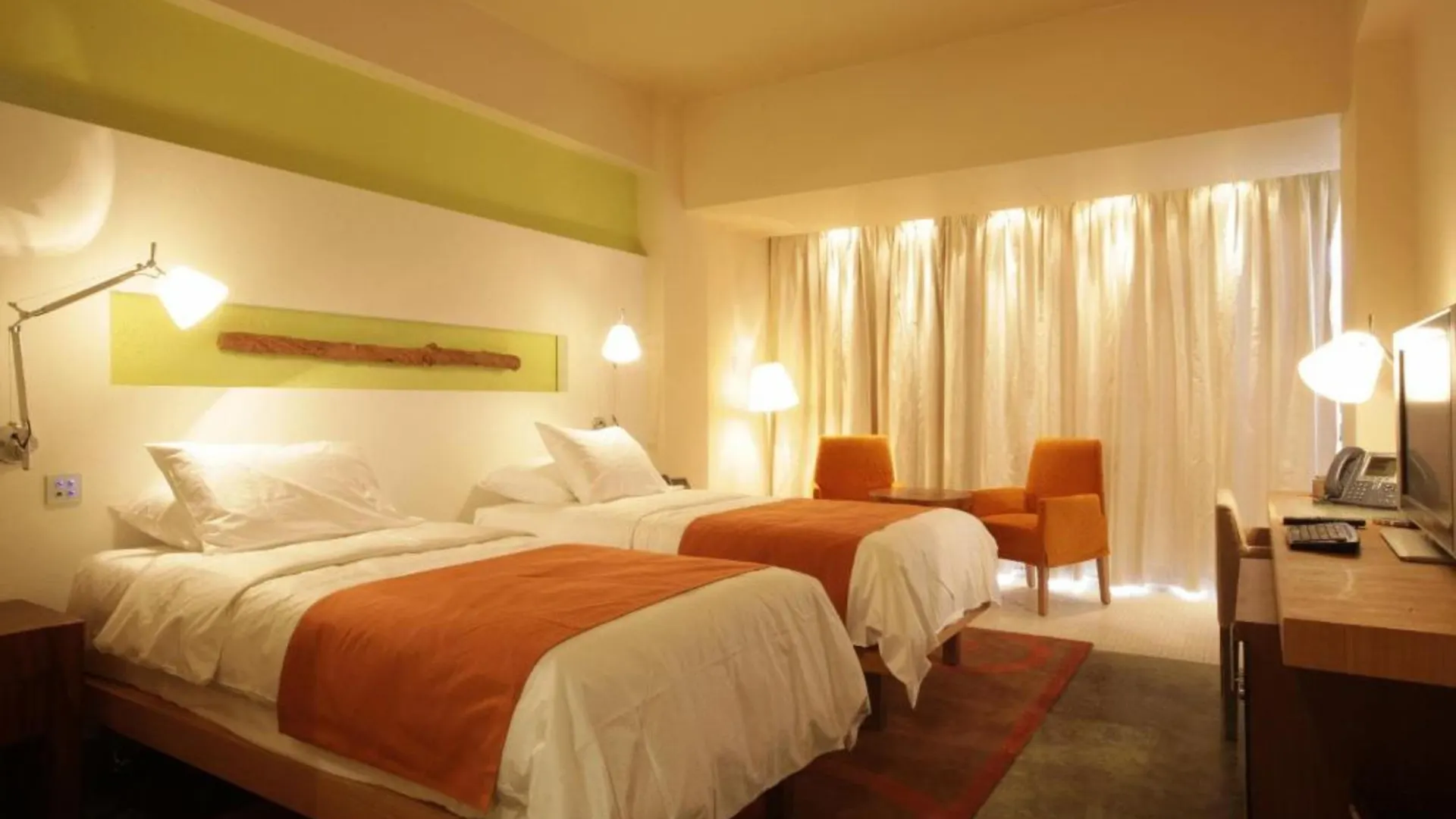 E-Hotel Larnaca Resort & Spa Perivolia 4*,  Cipru