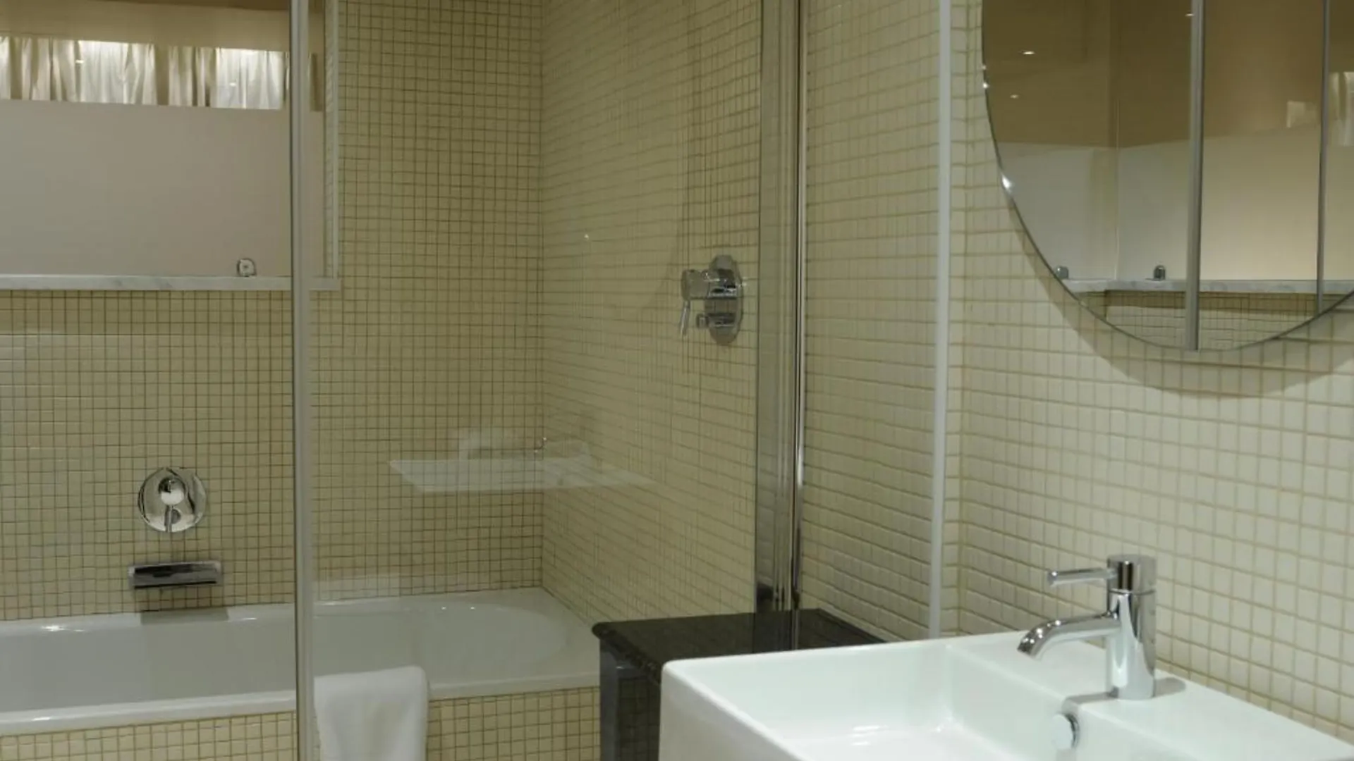 E-Hotel Larnaca Resort & Spa Perivolia Hotel