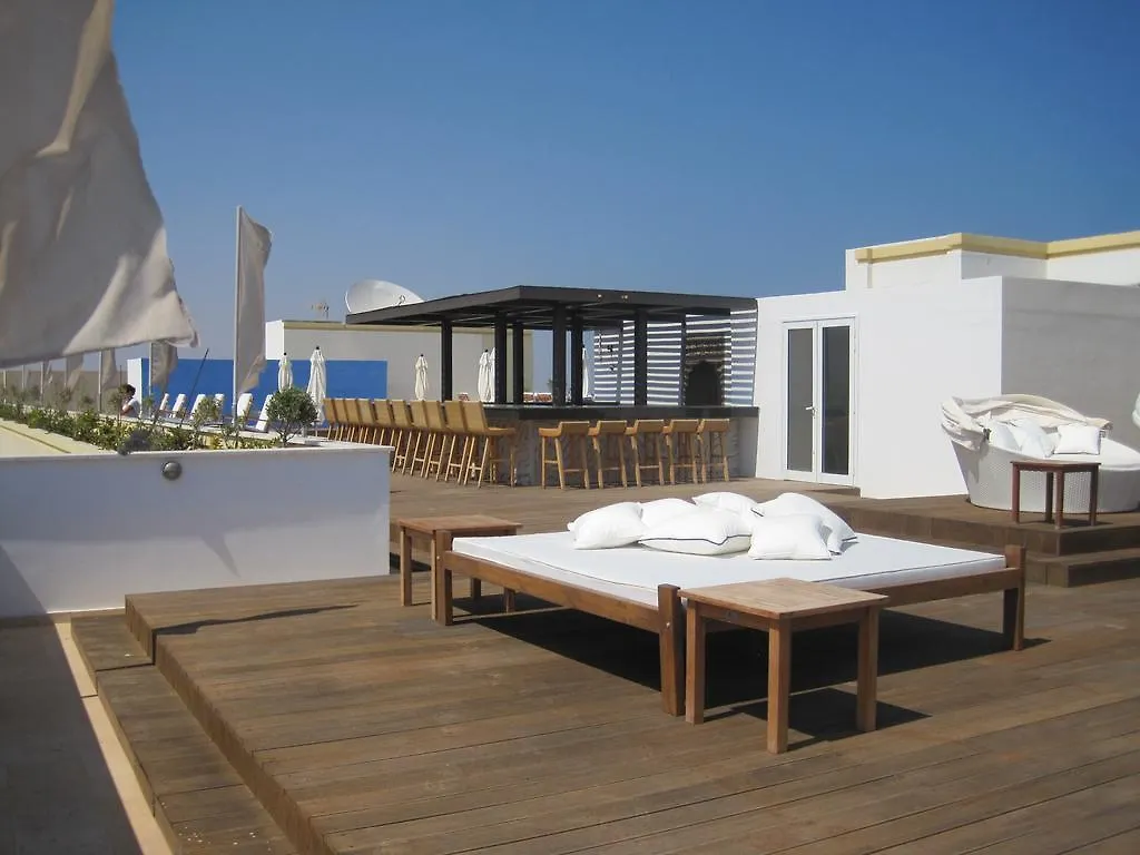E-Hotel Larnaca Resort & Spa 페르볼리아 키프로스